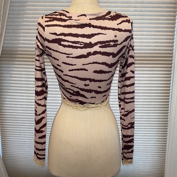 NWT Empty Soda Brown Is It Animal Crop Top - Picture 5 of 8